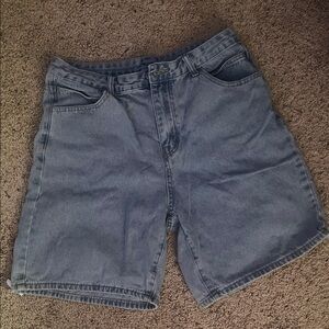 women’s medium wash jean shorts